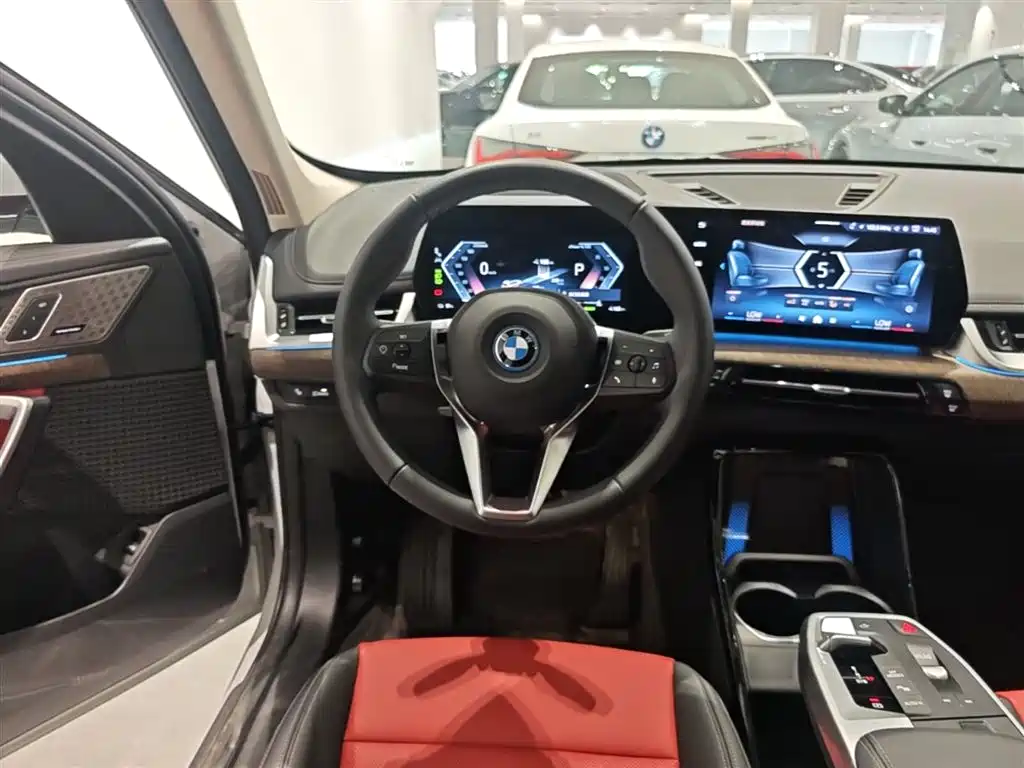 BMW iX1 2024 — фото 17