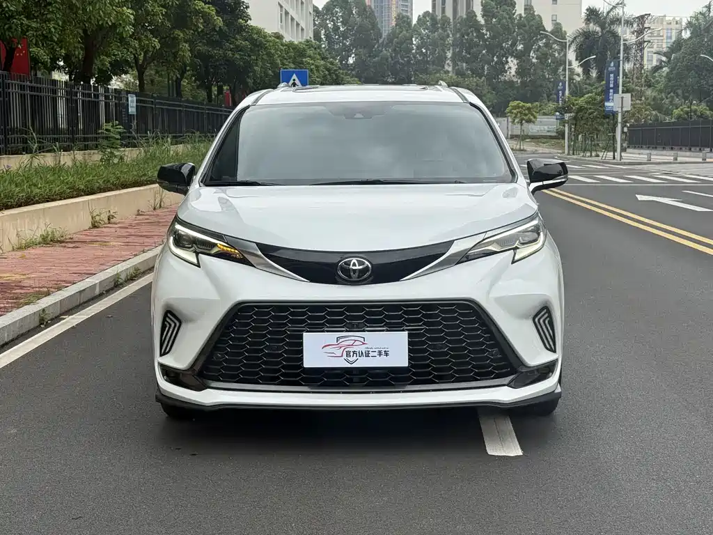 Toyota Granvia 2024
