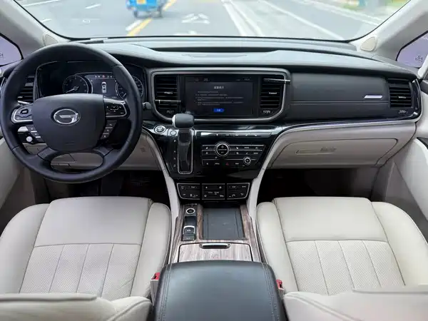 GAC Trumpchi M8 2018