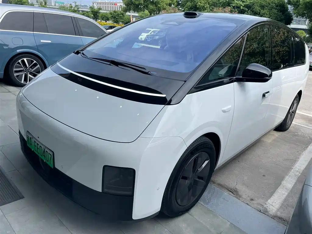 Li Auto Li MEGA 2025