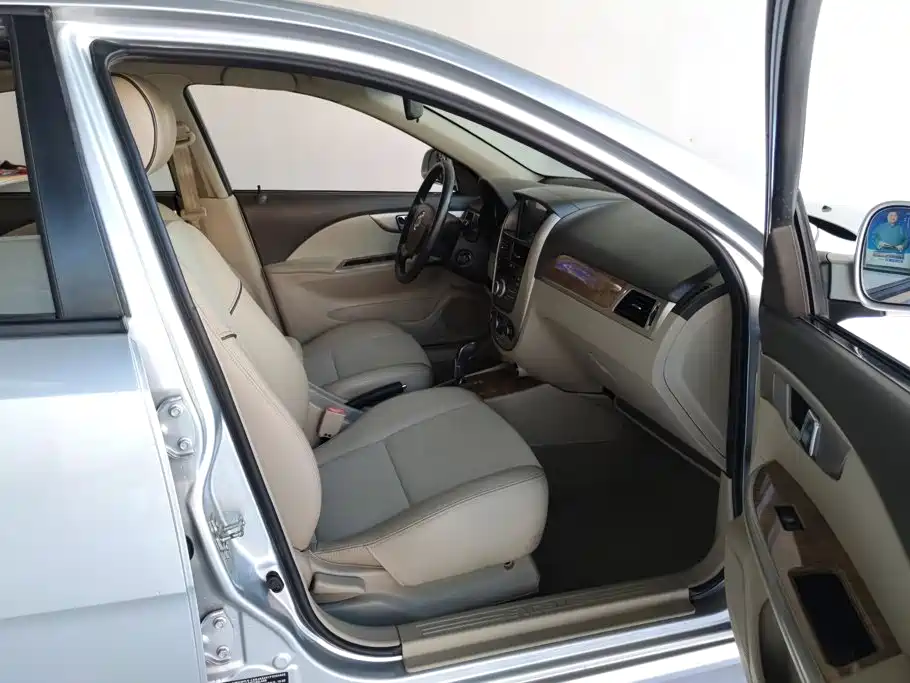 Buick Excelle 2015 — фото 8