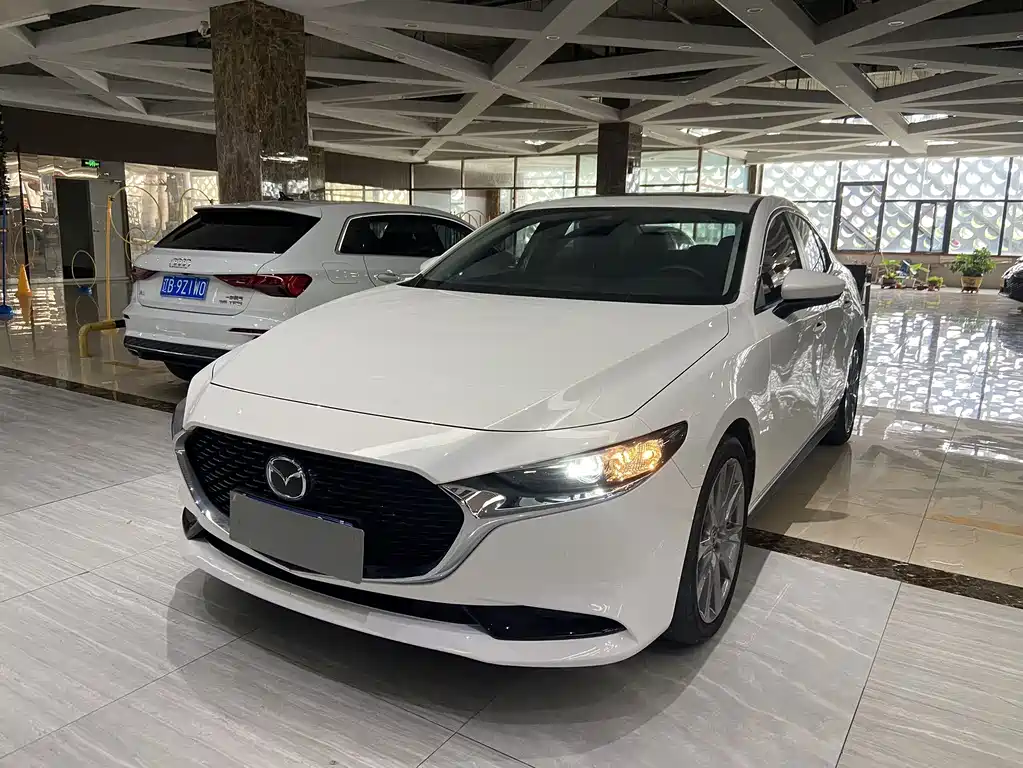 Mazda 3 Axela 2022