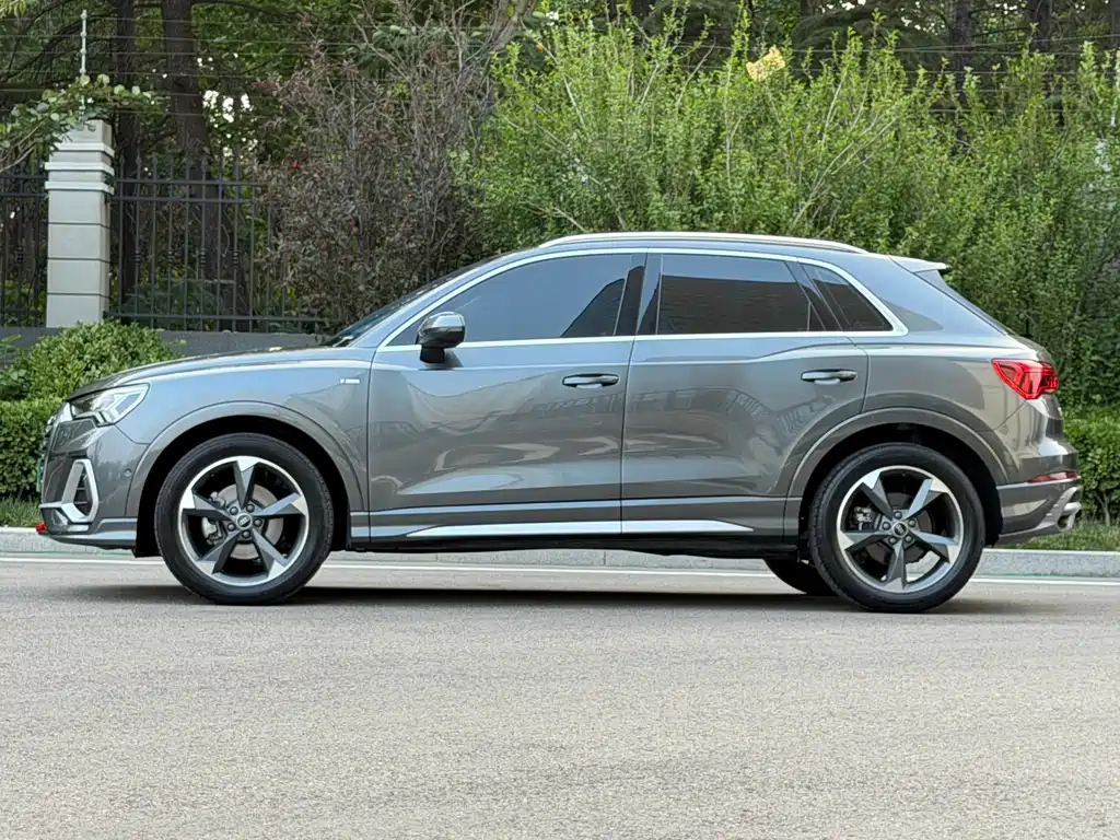 Audi Q3 2023 — фото 16
