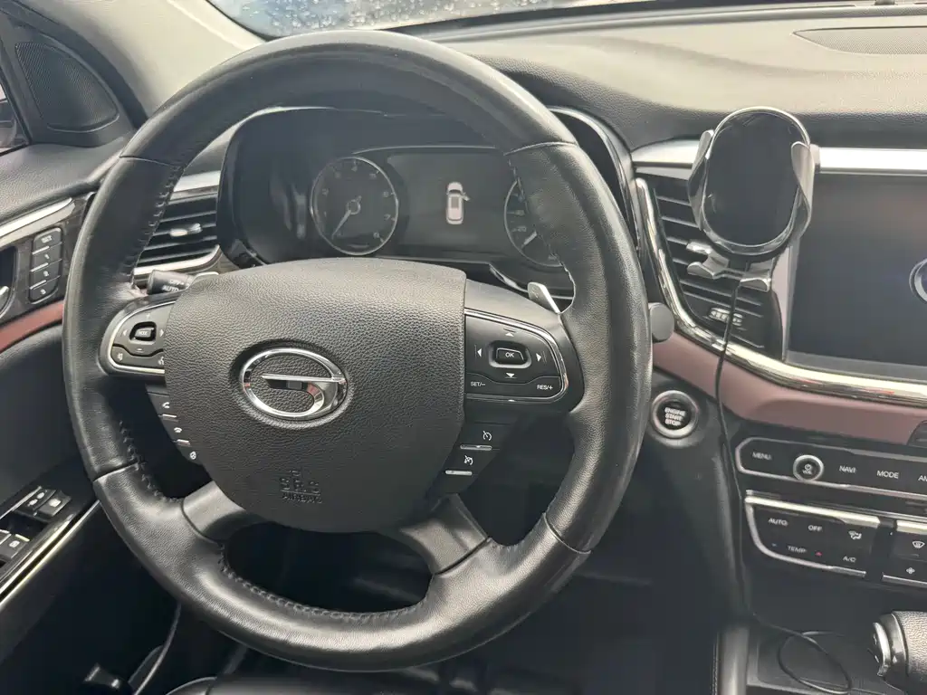 GAC Motor Trumpchi GS8 2017 — фото 12