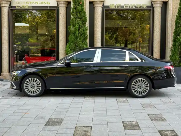 Mercedes-Benz E-Class 2023