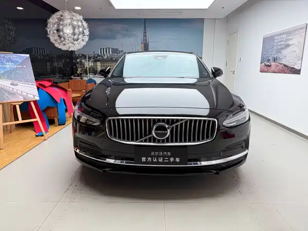 Volvo S90 2025