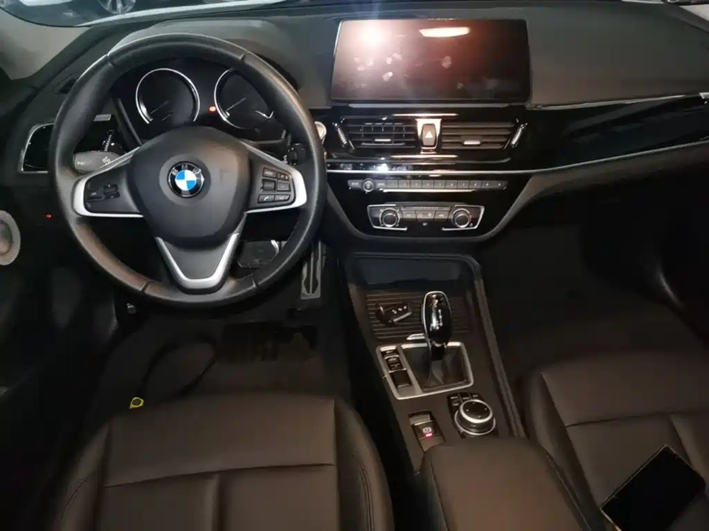 BMW 1 Series 2021 — фото 10