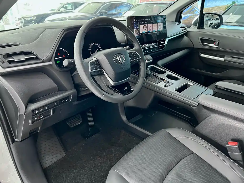 Toyota Sienna 2025
