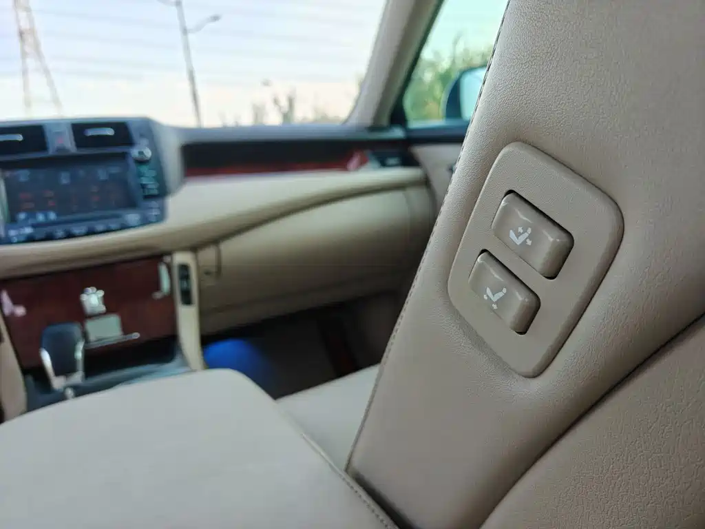 Toyota Crown 2013 — фото 16