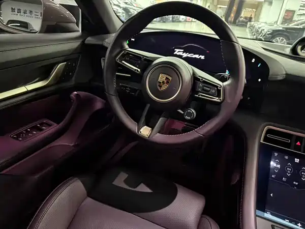 Porsche Taycan 2022