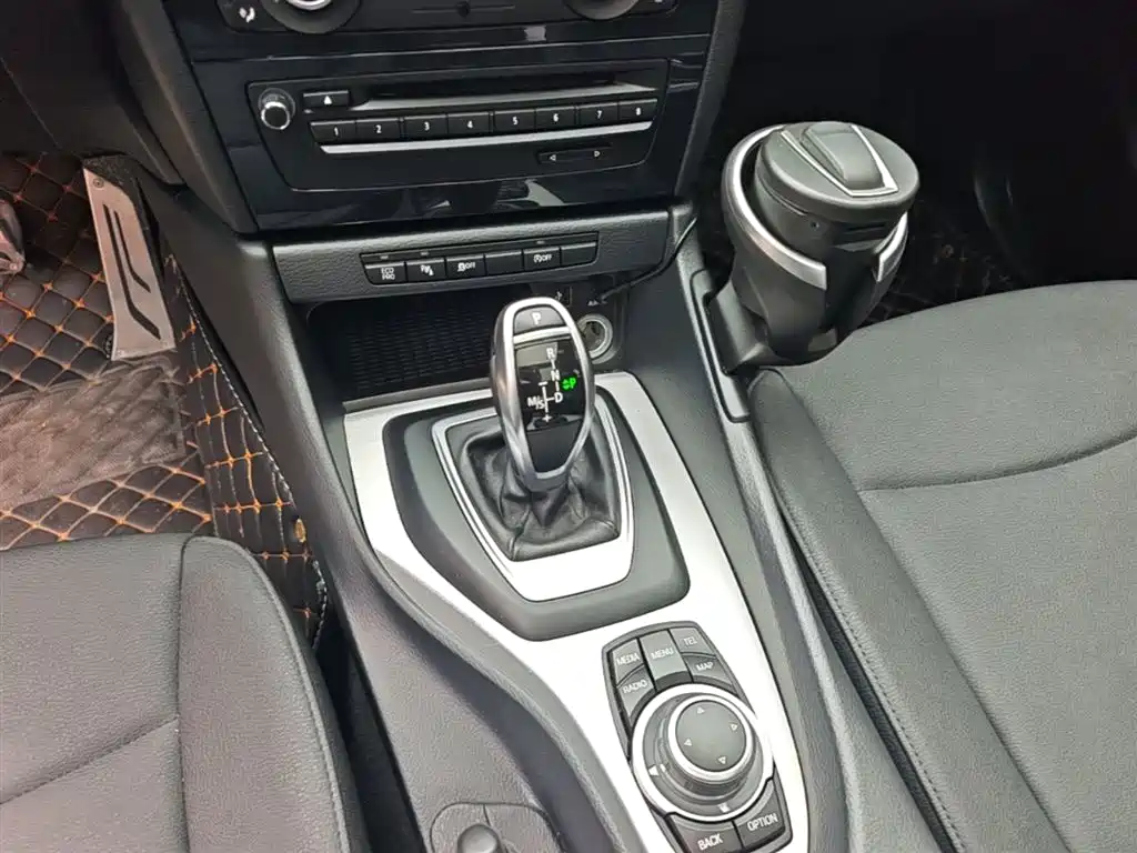 BMW X1 2015 — фото 14