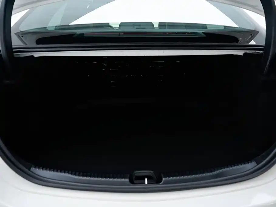 Mercedes-Benz C-Class 2023 — фото 8