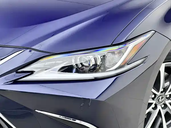 Lexus ES 2022