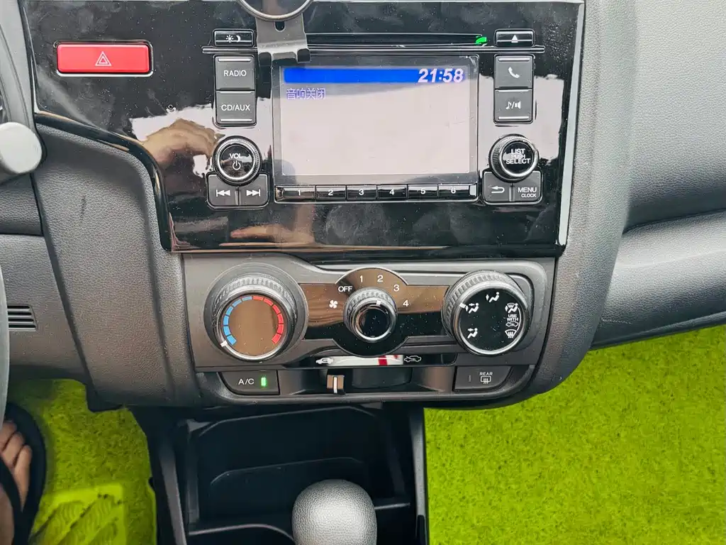 Honda Fit 2018 — фото 17