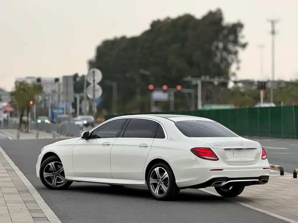 Mercedes-Benz E-Class 2018 — фото 2