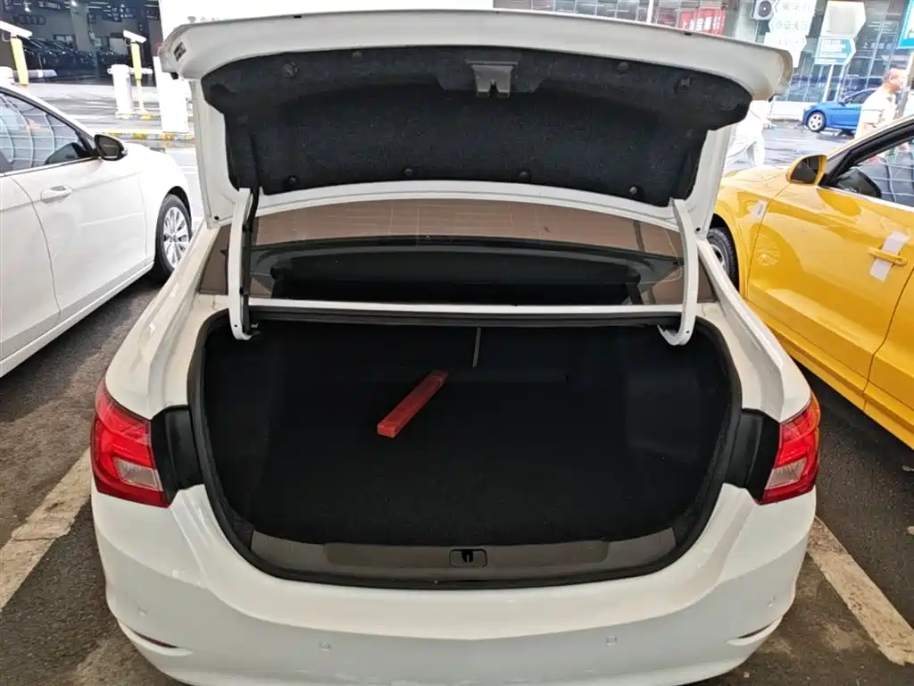 Buick Excelle 2015 — фото 19