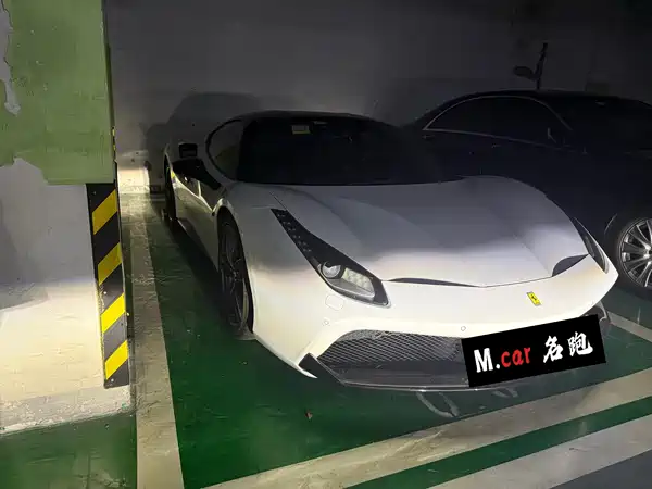Ferrari 488 2018