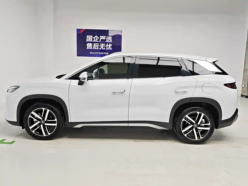 BYD Song L DM-i 2024 — фото 9