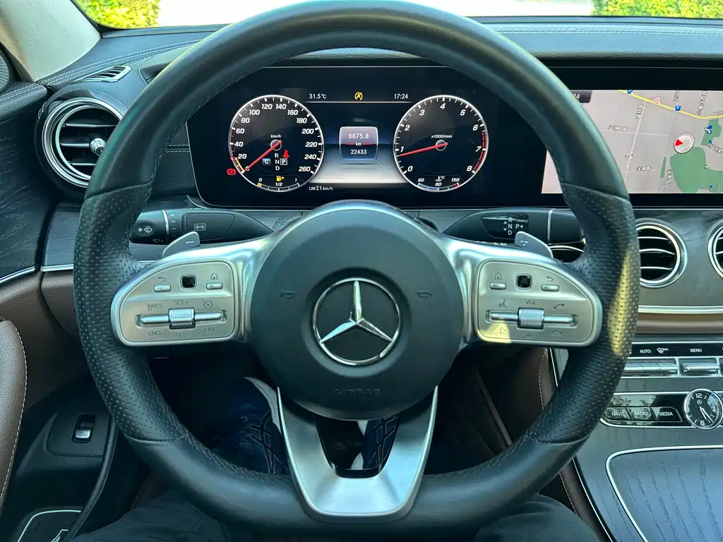 Mercedes-Benz E-Class 2019 — фото 15