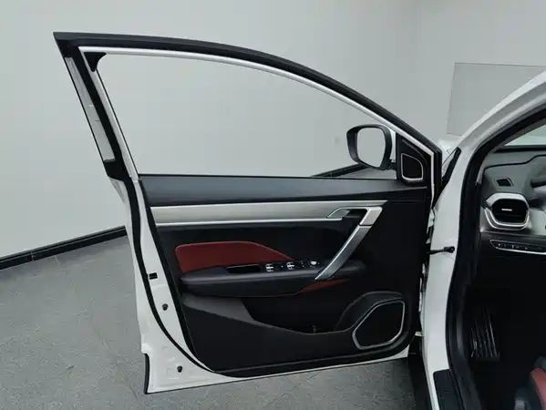 Geely Binyue 2021
