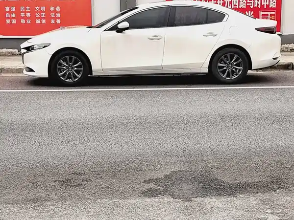 Mazda 3 Axela 2021