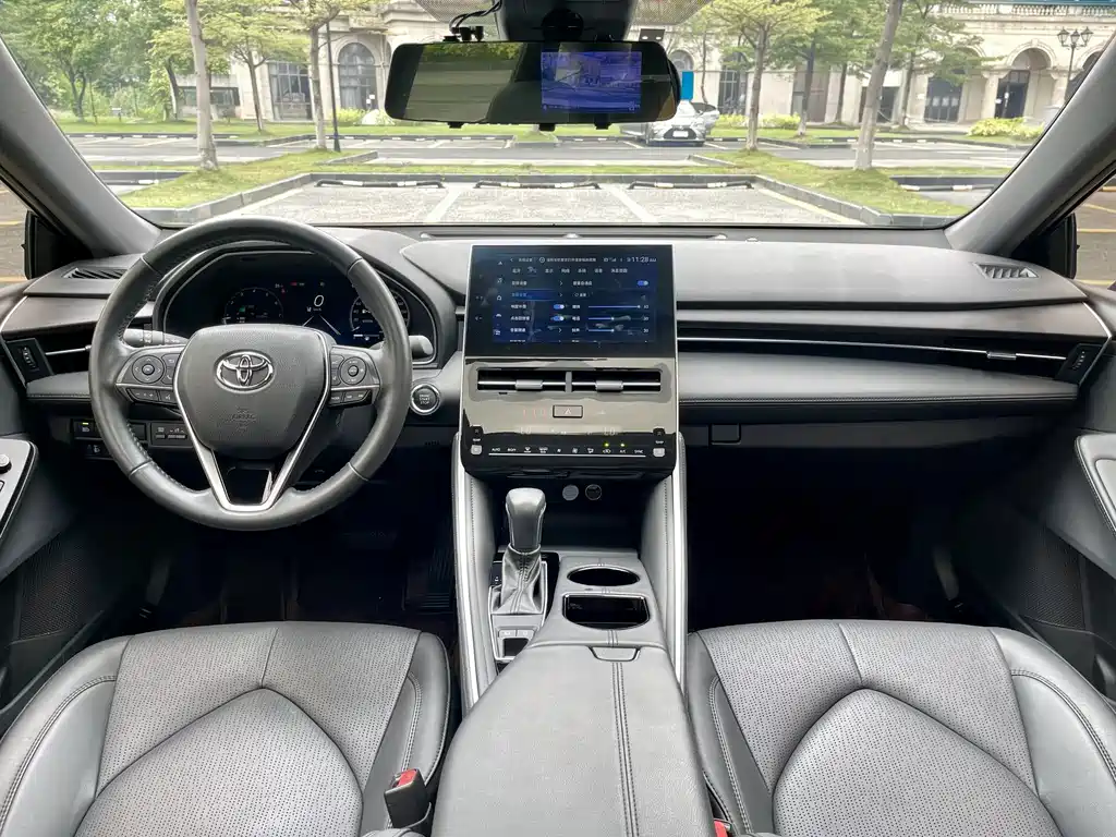 Toyota Avalon 2023 — фото 17