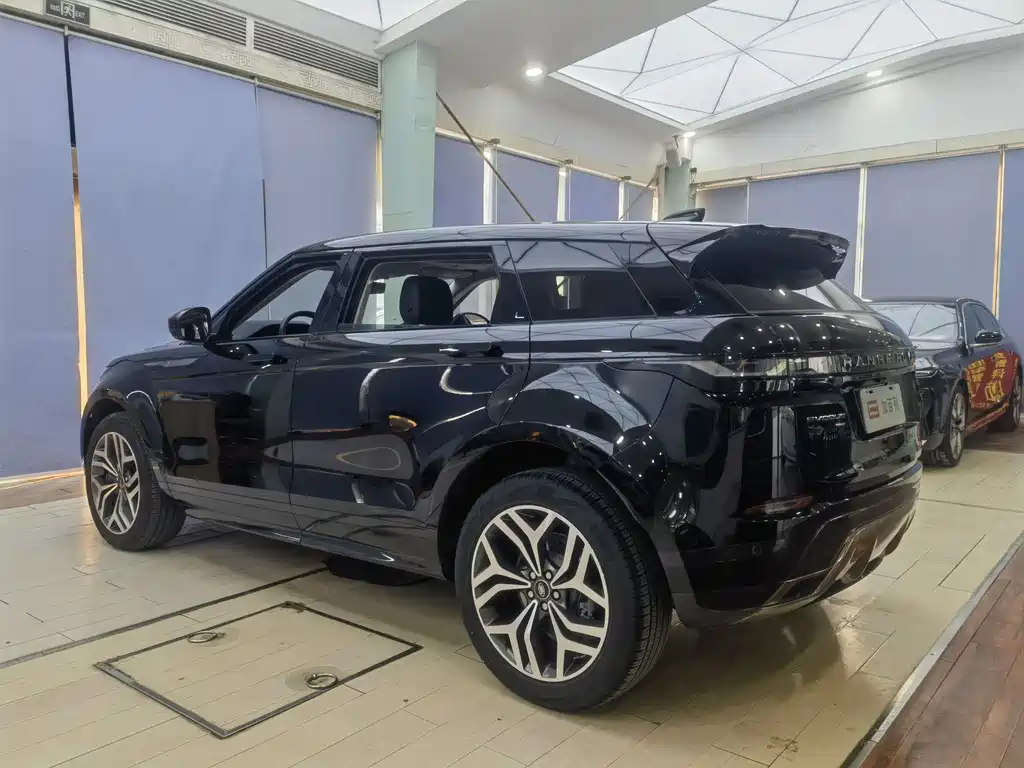 Land Rover Evoque 2023 — фото 17