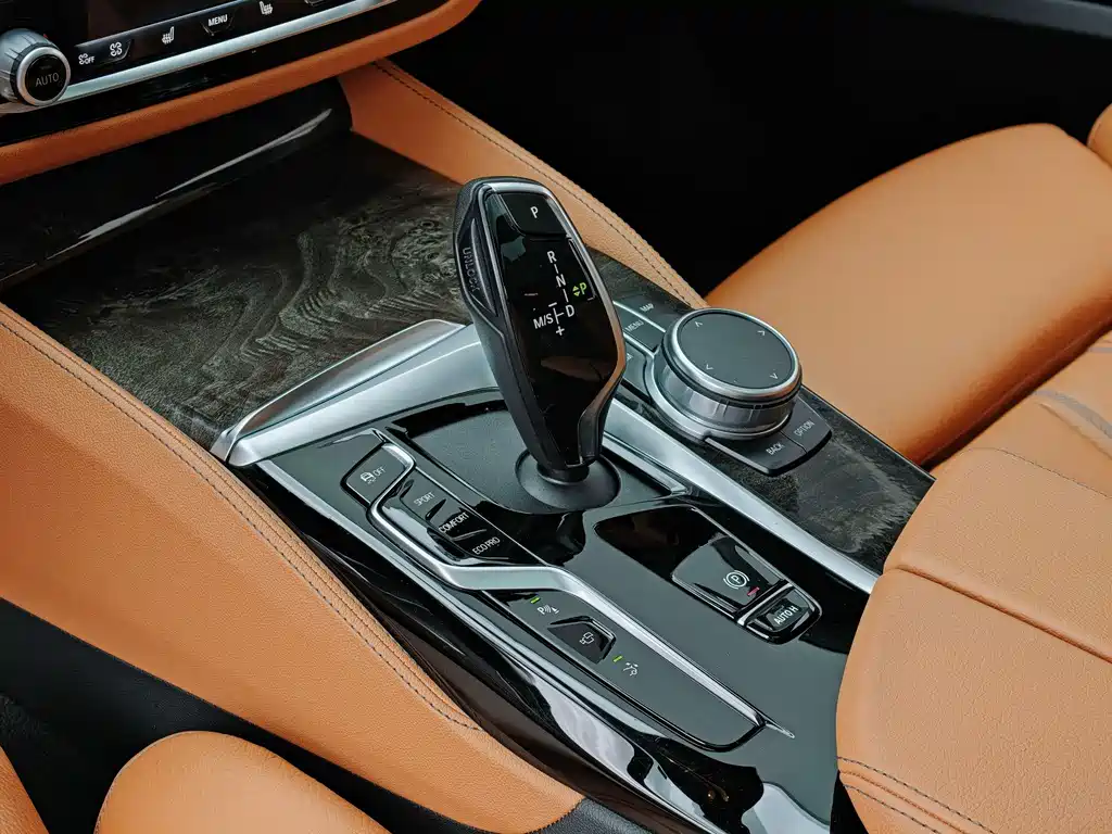 BMW 6 Series GT 2023 — фото 12