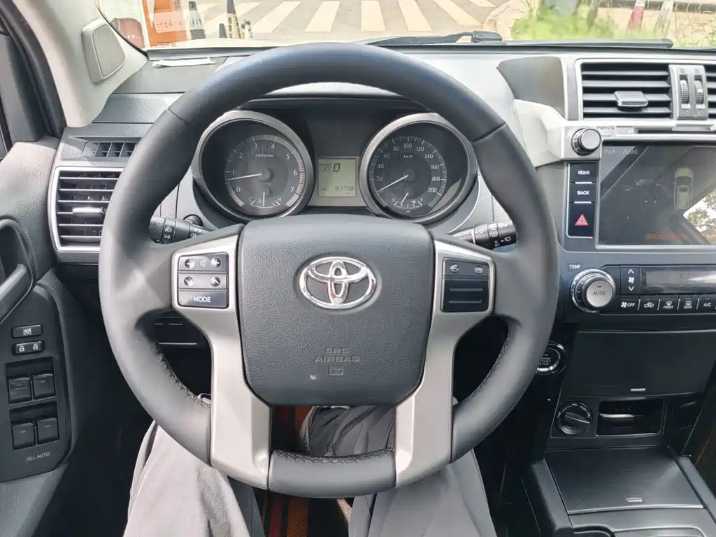 Toyota Prado 2017 — фото 15