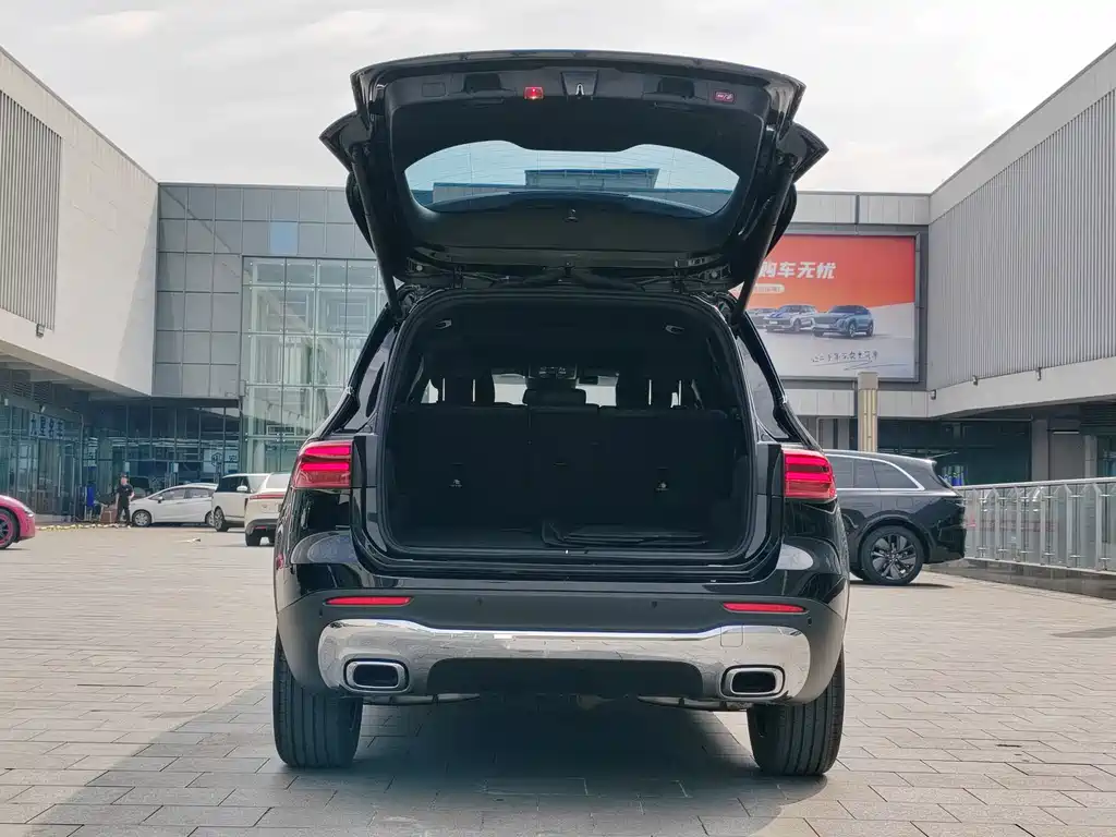 Mercedes-Benz GLB 2024 — фото 14