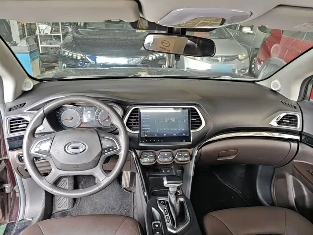 GAC Trumpchi GS4 2016 — фото 10