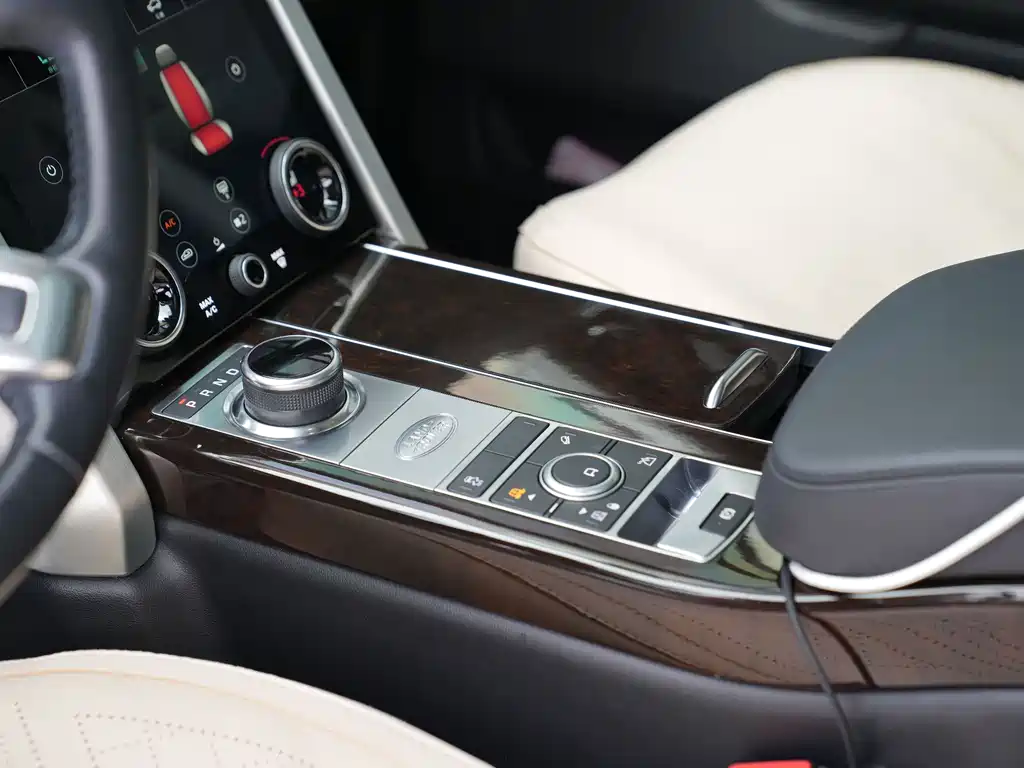 Land Rover Range Rover 2022 — фото 11