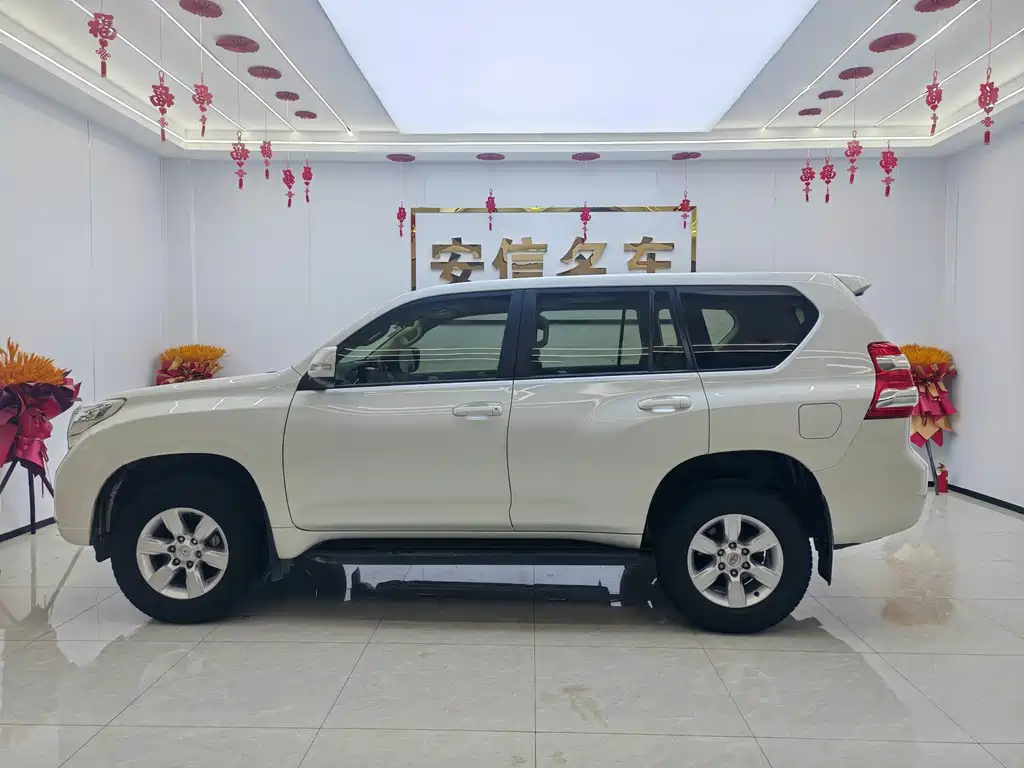 Toyota Prado 2017 — фото 3