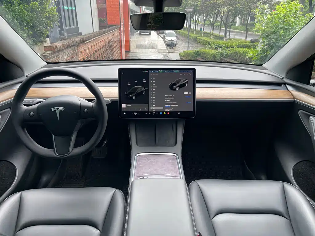 Tesla Model Y 2021 — фото 13