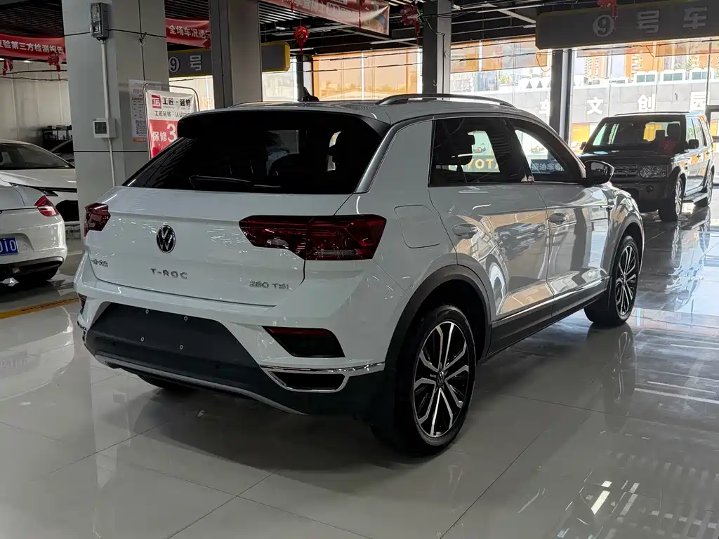 Volkswagen T-Roc 2023 — фото 9