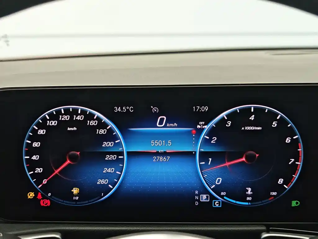 Mercedes-Benz GLB 2023 — фото 17