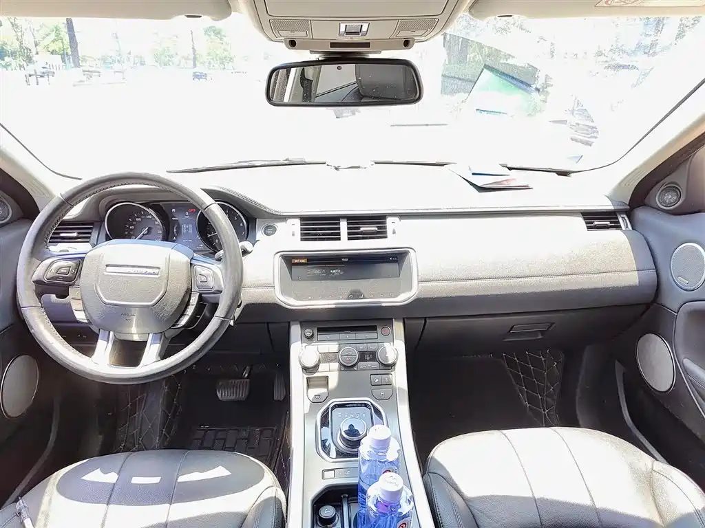 Land Rover Evoque 2019 — фото 10