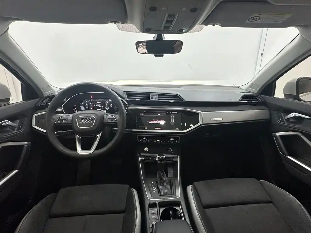 Audi Q3 2022 — фото 10