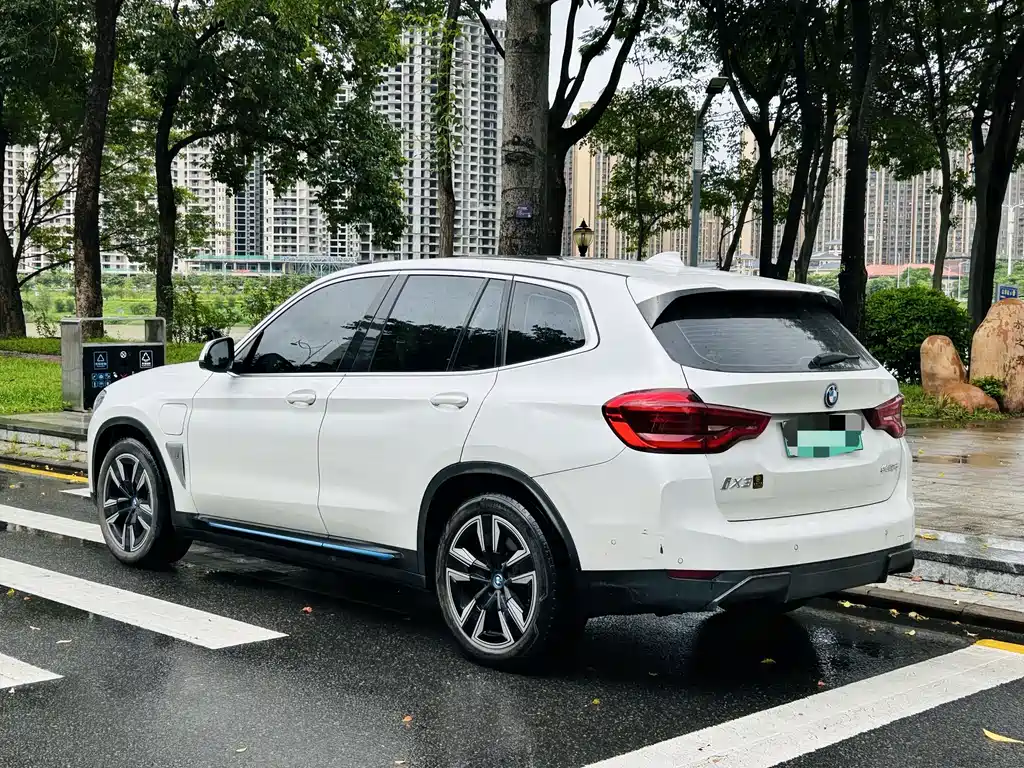 BMW iX3 2021 — фото 2