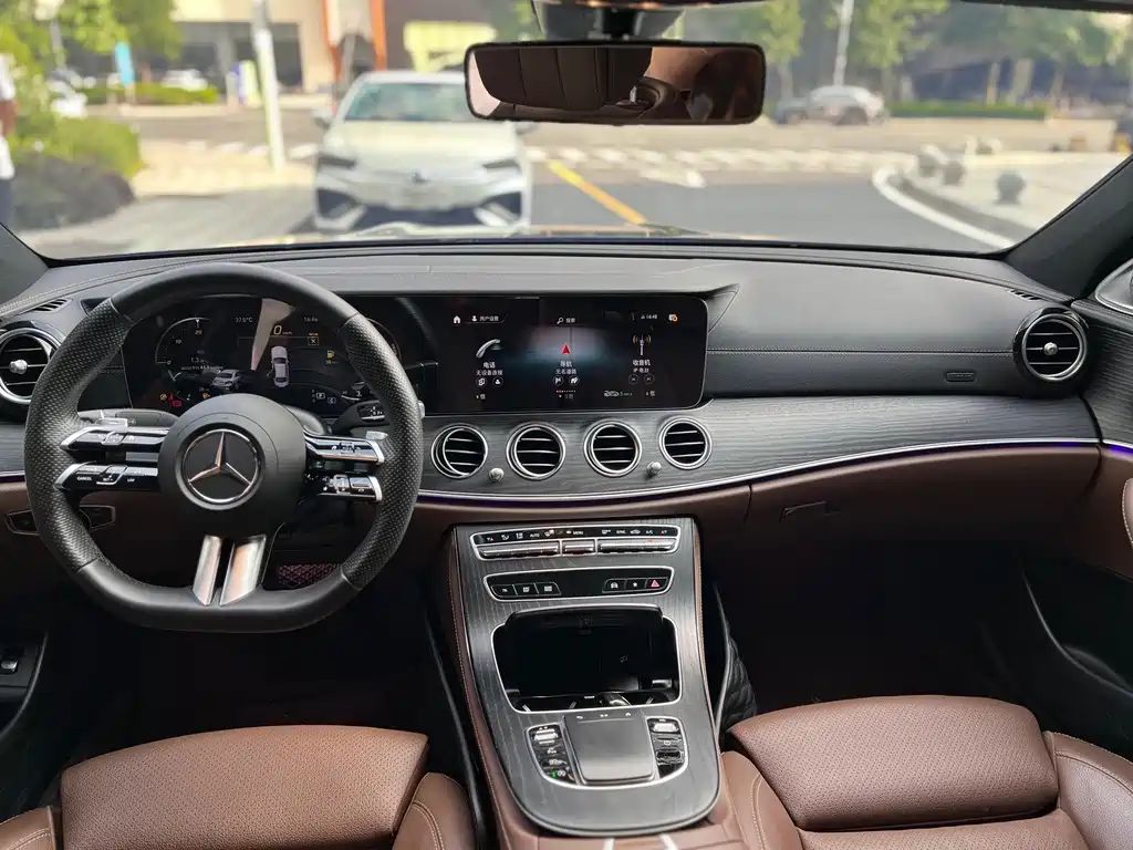 Mercedes-Benz E-Class 2023