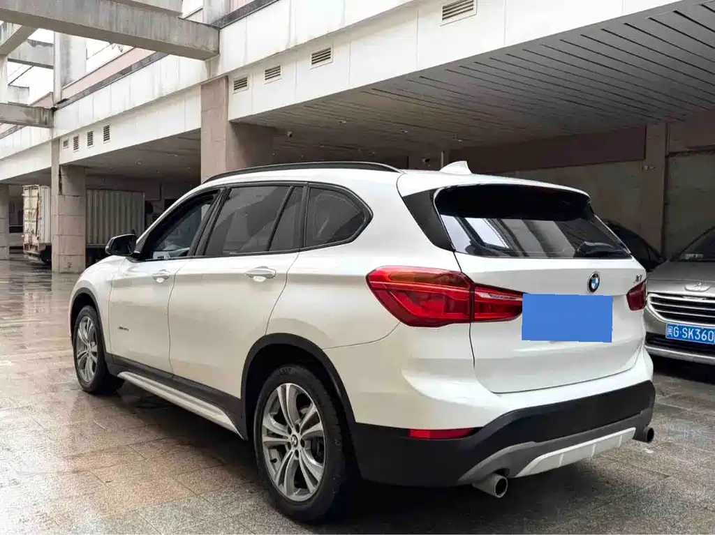 BMW X1 2017 — фото 11