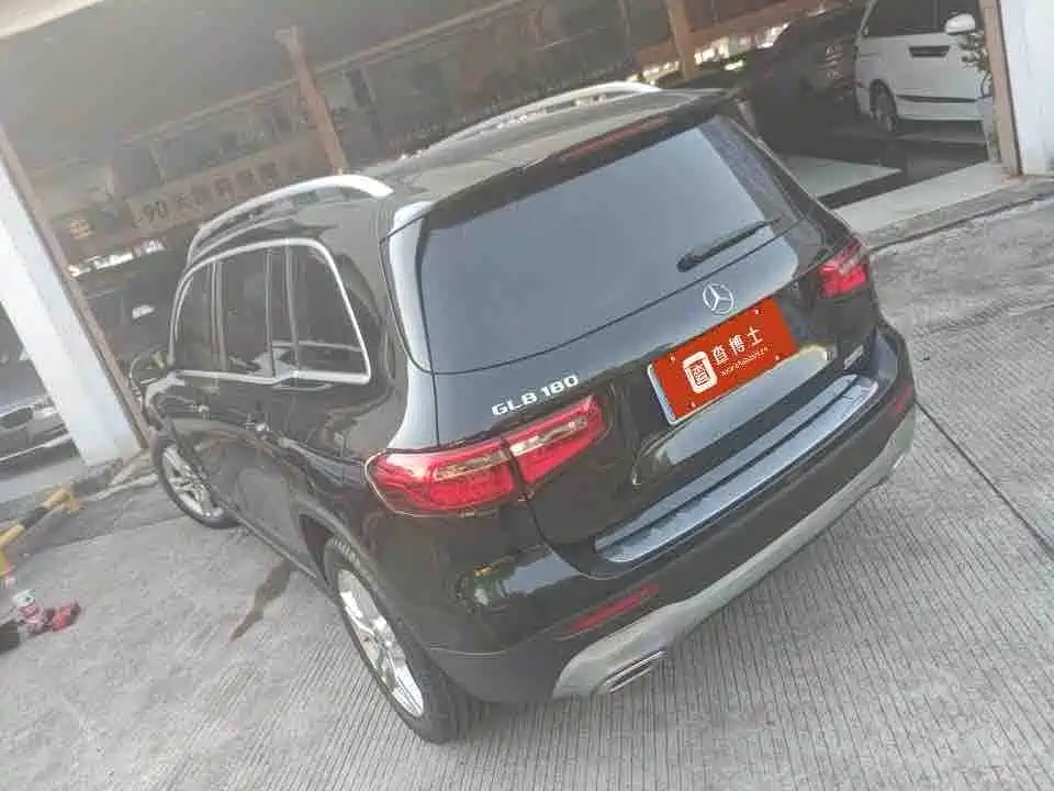Mercedes-Benz GLB 2021