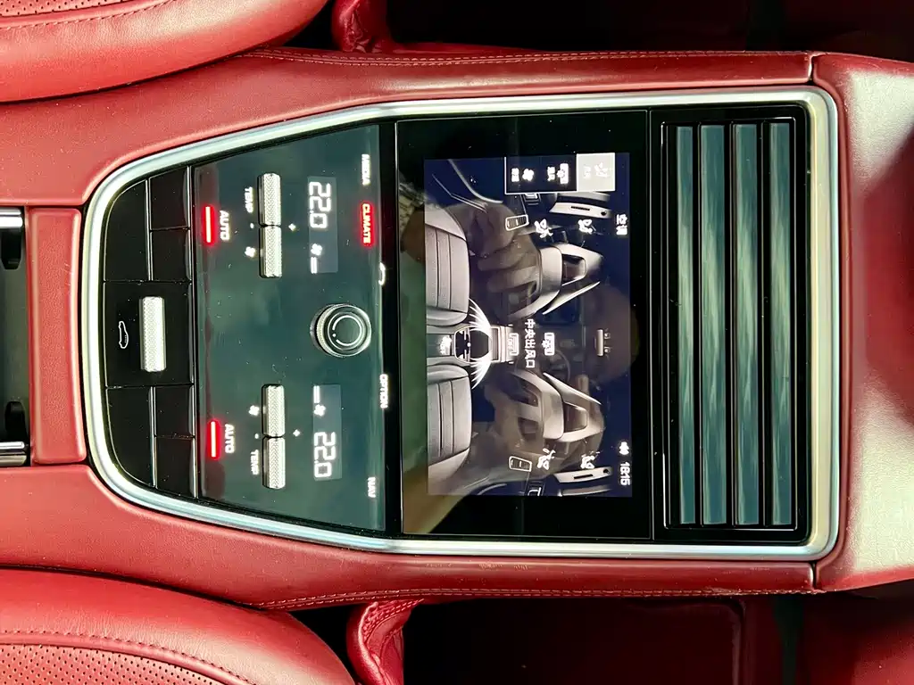Porsche Panamera 2018 — фото 13
