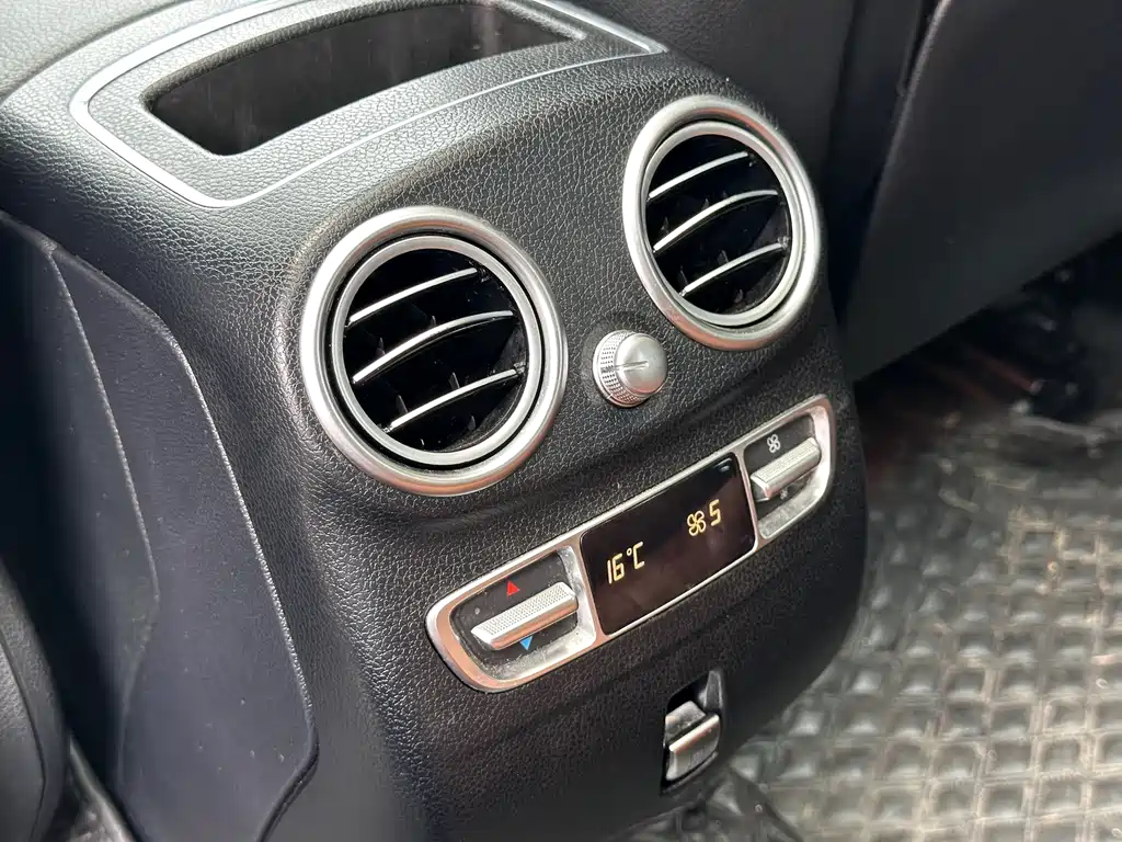Mercedes-Benz GLC 2019 — фото 17