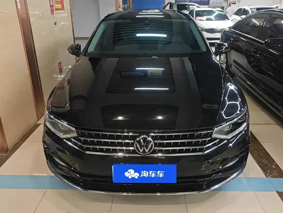 Volkswagen Magotan 2025