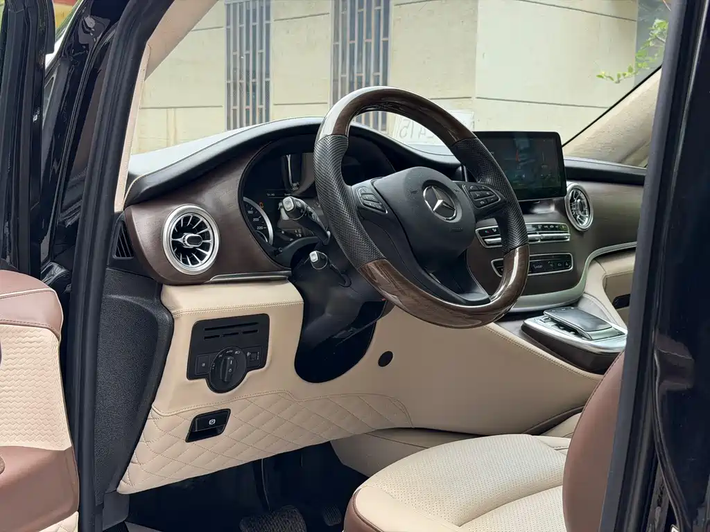 Mercedes-Benz Vito 2023 — фото 12