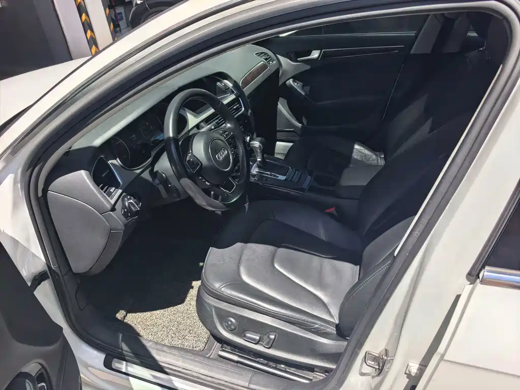 Audi A4L 2014