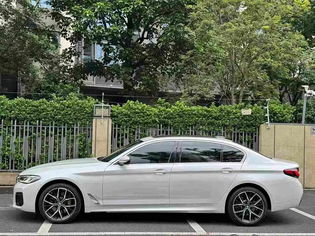 BMW 5 Series 2022