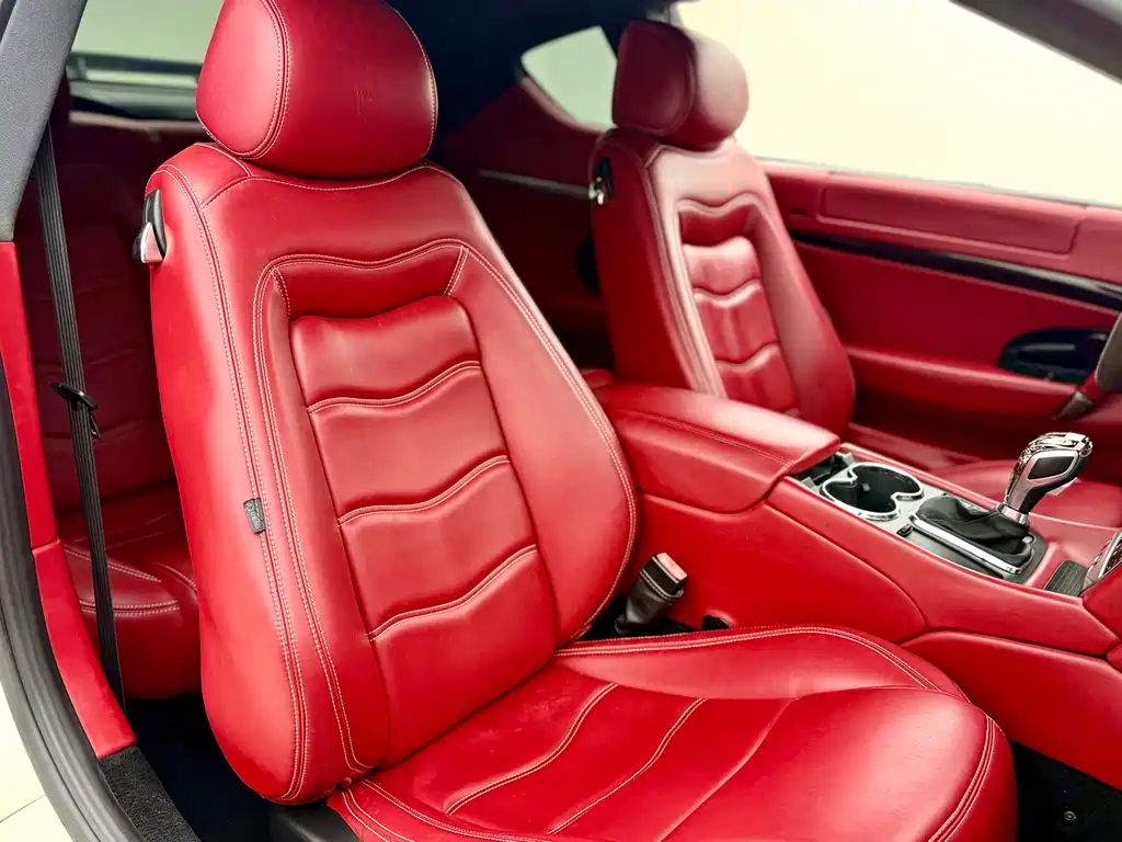 Maserati GranTurismo 2013 — фото 15