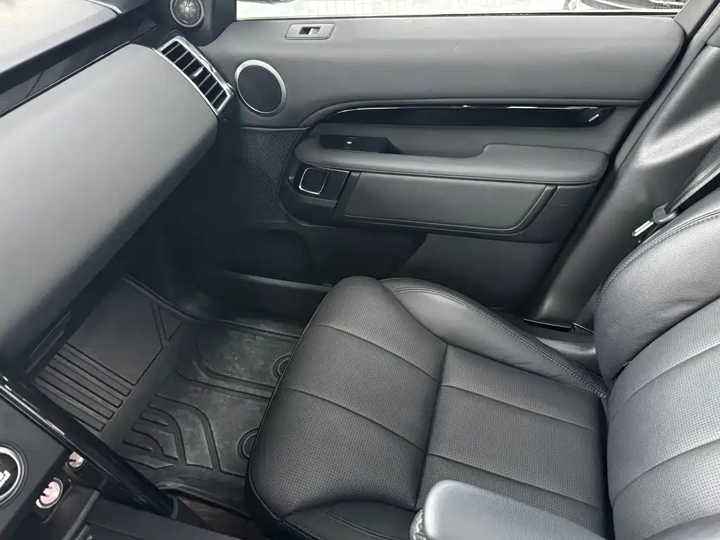 Land Rover Discovery 2020 — фото 16